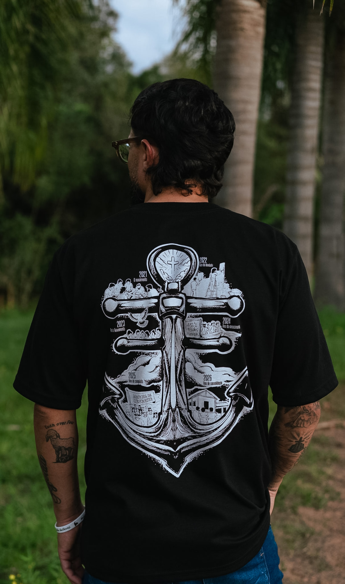 Camiseta âncora 5 anos — costas completas