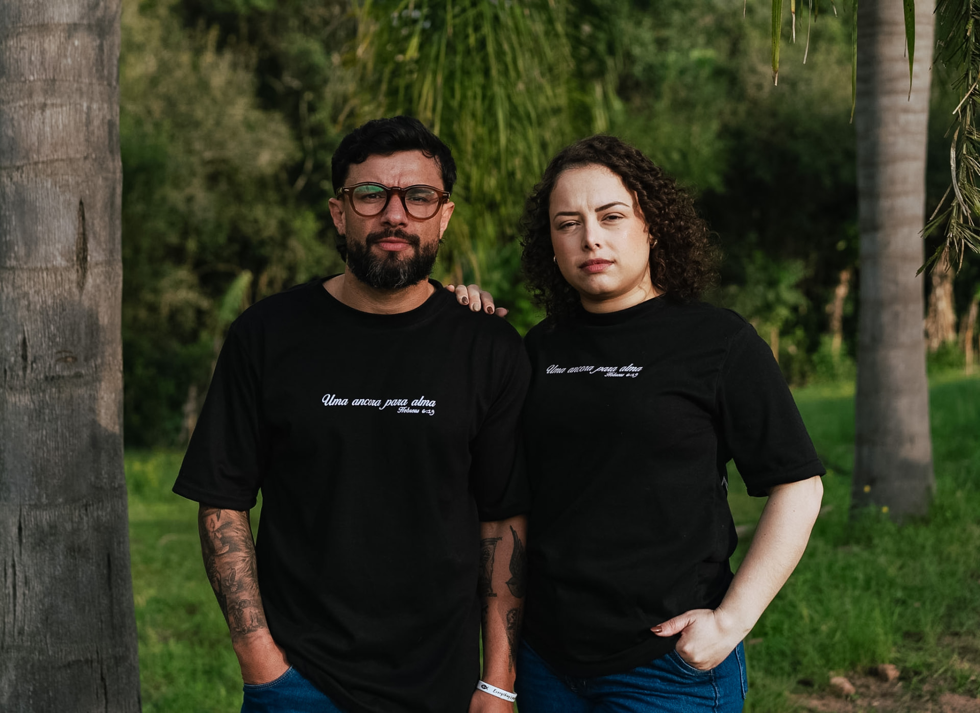 Camiseta preta “Uma âncora para alma” (dupla)